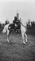 Retrato de Pedro I, Rey de Serbia, en un caballo